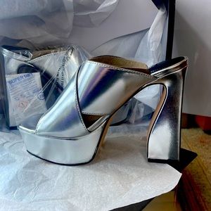 Brand new Platform silver mules